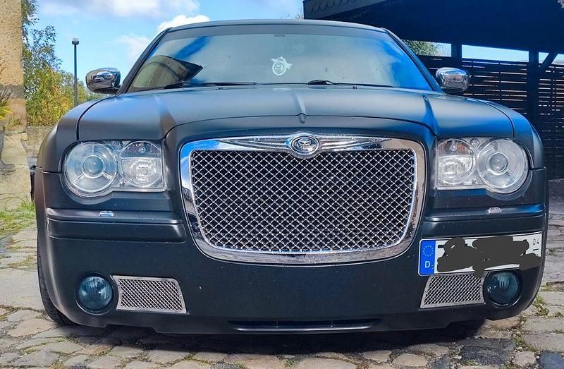 Schwarz Gebraucht 2005 Chrysler 300C Limousine | 13.500 € (Teuer) - Bild 1/4