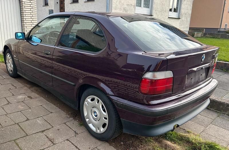 Gebraucht BMW 316 102 PS (75 kW) 1997 Violet Kleinwagen