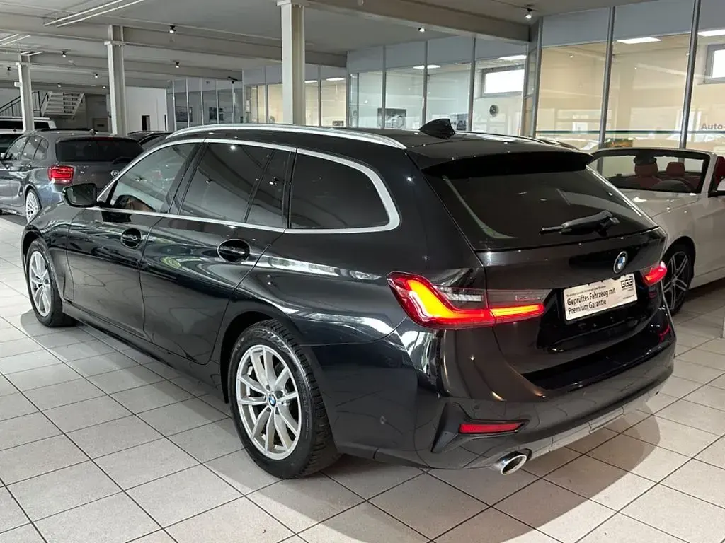 Gebraucht BMW 320 Advantage 190 PS (139 kW) 2020 Schwarz Limousine
