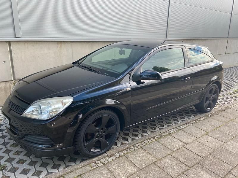 Gebraucht Opel Astra GTC 105 PS (77 kW) 2005 Schwarz Coupé