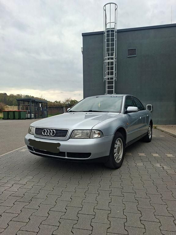 Gebraucht Audi A4 125 PS (91 kW) 1997 Gelb Limousine