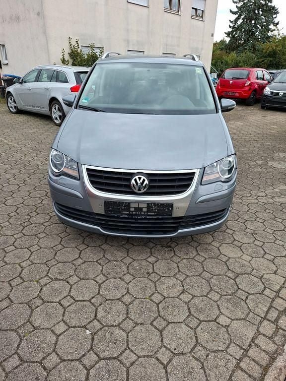 Grau Gebraucht 2009 VW Touran Conceptline Van / Kleinbus | 2.150 € (Superpreis) - Bild 1/4