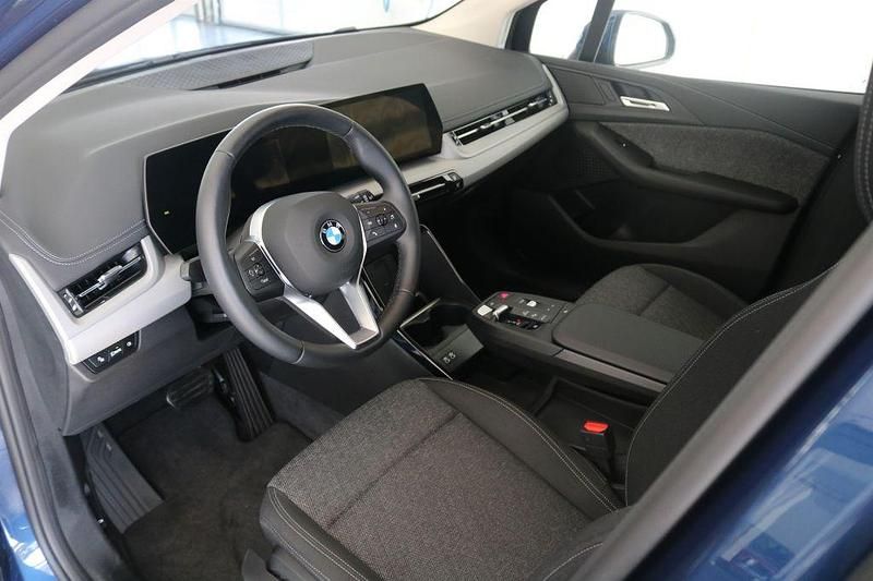 Gebraucht BMW 216 Active Tourer 122 PS (89 kW) 2024 Phytonicblau metallic Van / Kleinbus