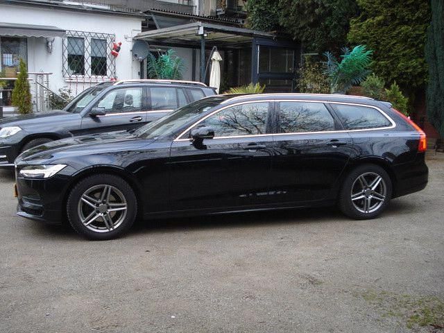Schwarz Gebraucht 2018 Volvo V90 Momentum Kombi | 10.000 € (Etwas zu teuer) - Bild 1/4