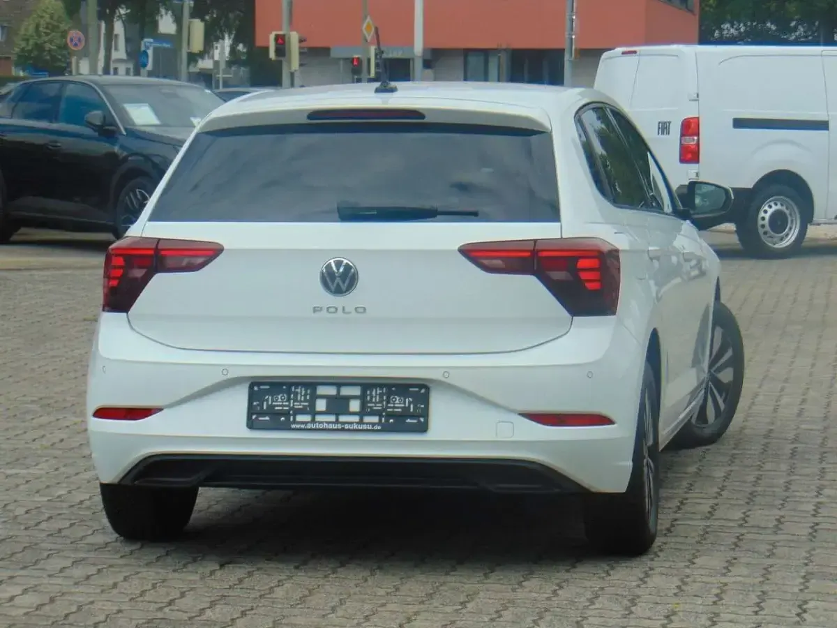 Gebraucht VW Polo Move 80 PS (58 kW) 2024 Weiß Kleinwagen