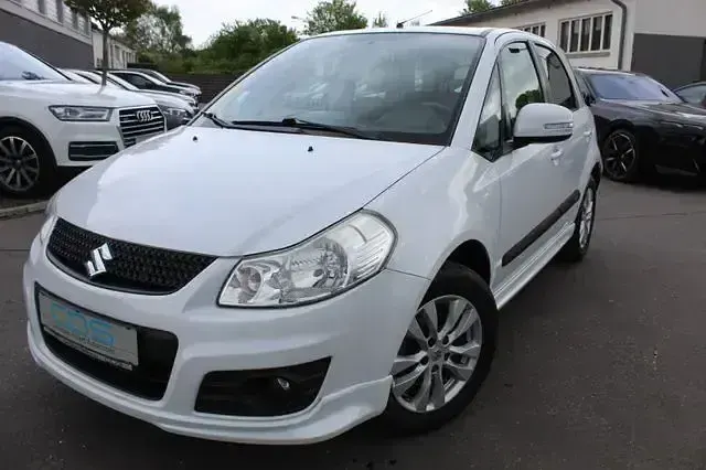 Gebraucht Suzuki SX4 City+ 120 PS (88 kW) 2013 Weiß Kleinwagen