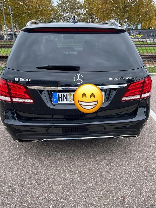 Schwarz Gebraucht 2014 Mercedes 300 Kombi | 13.500 € - Bild 1/4