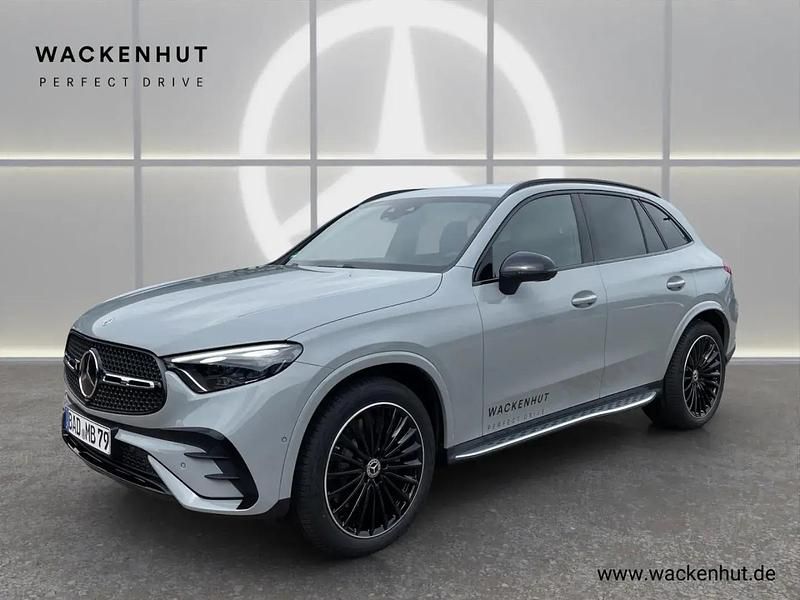 Grau Gebraucht 2025 Mercedes GLC220 AMG SUV | 66.900 € (Fairer Preis) - Bild 1/4