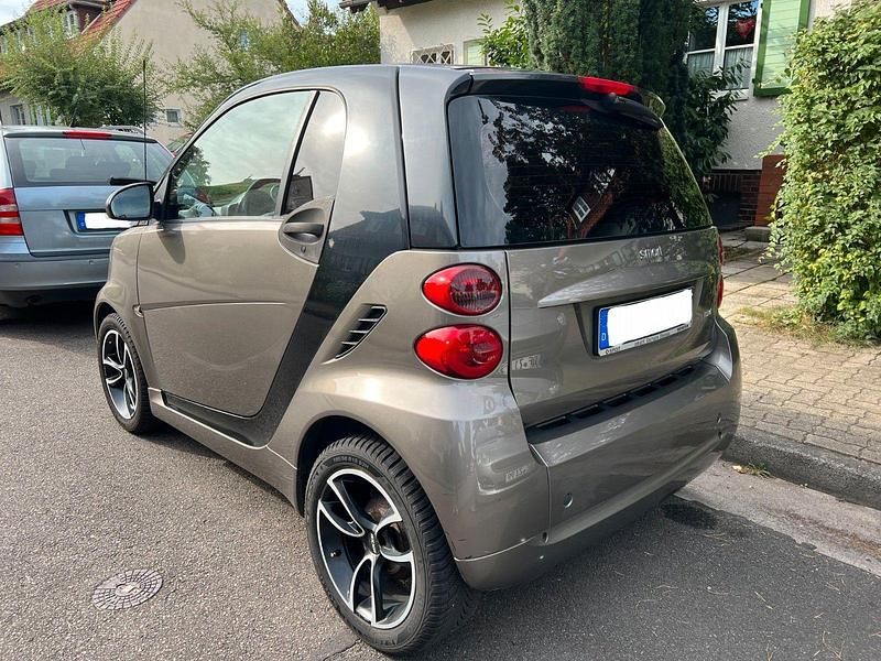 Beige Gebraucht 2010 Smart ForTwo Coupé Passion Coupé | 4.999 € (Fairer Preis) - Bild 1/4