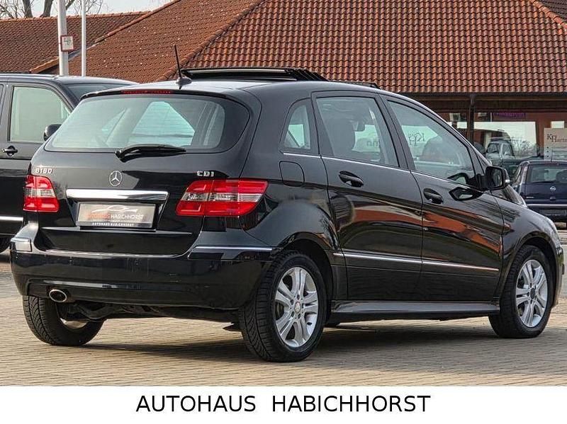 Gebraucht Mercedes B180 109 PS (80 kW) 2008 Schwarz Van / Kleinbus