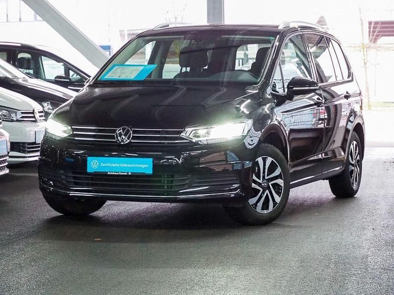 Gebraucht VW Touran Active 150 PS (110 kW) 2021 Deep black perleffekt Van / Kleinbus