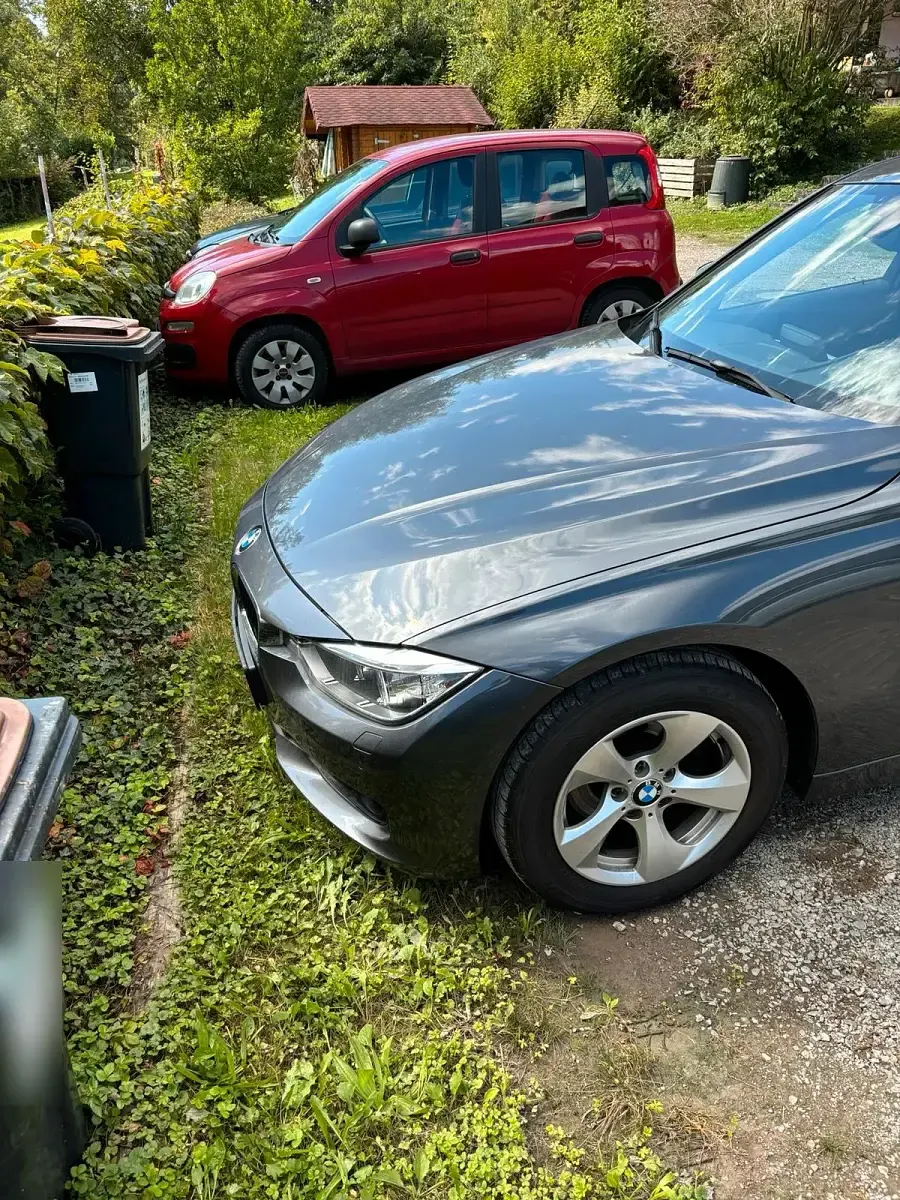 Gebraucht BMW 320 163 PS (119 kW) 2012 Grau Limousine