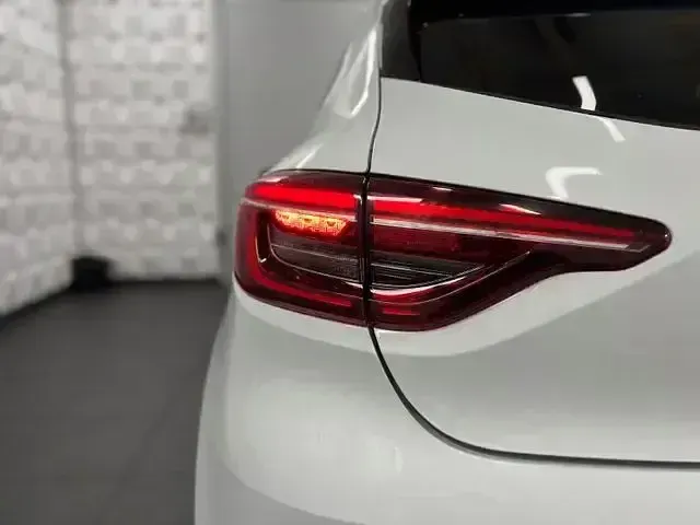 Gebraucht Renault Clio V Experience 101 PS (74 kW) 2020 Weiß Limousine
