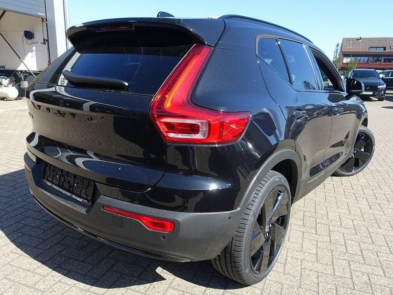 Neu Volvo EX40 185 kW (252 PS) 2026 Schwarz SUV