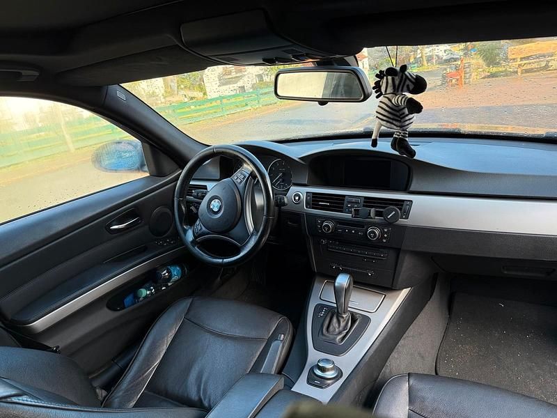 Gebraucht BMW 320 170 PS (125 kW) 2007 Schwarz Kombi