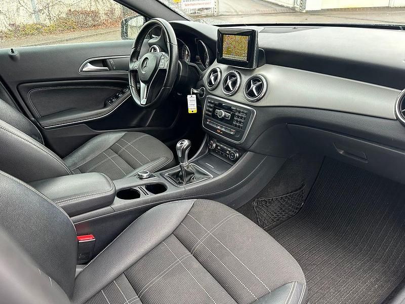 Gebraucht Mercedes GLA200 136 PS (100 kW) 2016 Schwarz SUV