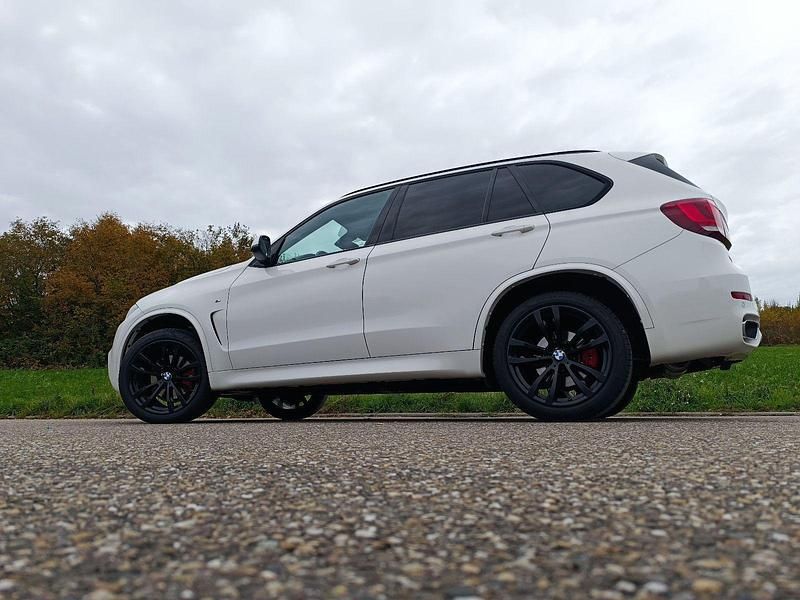 Gebraucht BMW X5 Sport Line 258 PS (189 kW) 2015 Weiß SUV