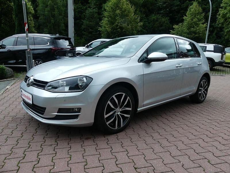 Silber (metallic) Gebraucht 2016 VW Golf VII Allstar Limousine | 11.990 € (Fairer Preis) - Bild 1/4
