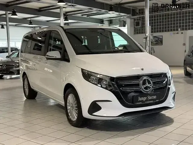 Gebraucht Mercedes EQV250 Long 150 kW (204 PS) 2024 Arktikweiß Van / Kleinbus
