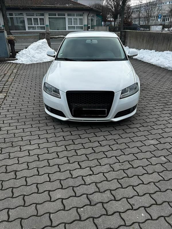 Gebraucht Audi A3 Ambiente 125 PS (91 kW) 2010 Weiß Limousine
