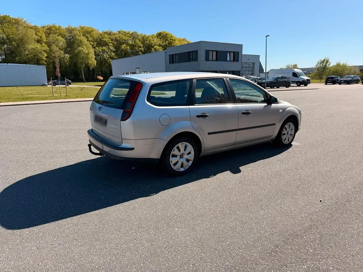 Gebraucht Ford Focus 116 PS (85 kW) 2005 Silber Kombi