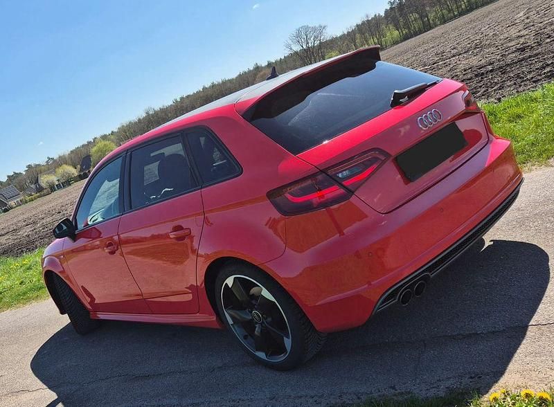 Gebraucht Audi A3 S-Line 150 PS (110 kW) 2015 Rot Limousine
