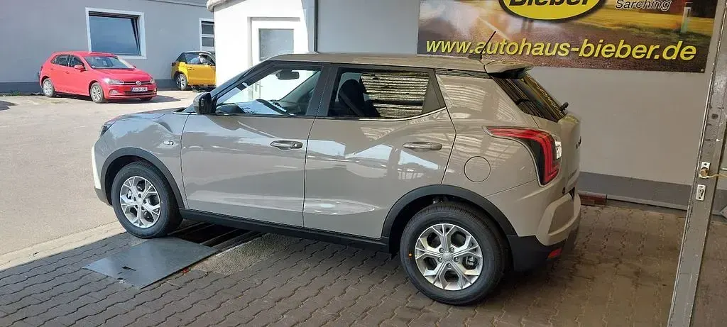 Neu KGM Tivoli 163 PS (119 kW) 2026 Beige SUV