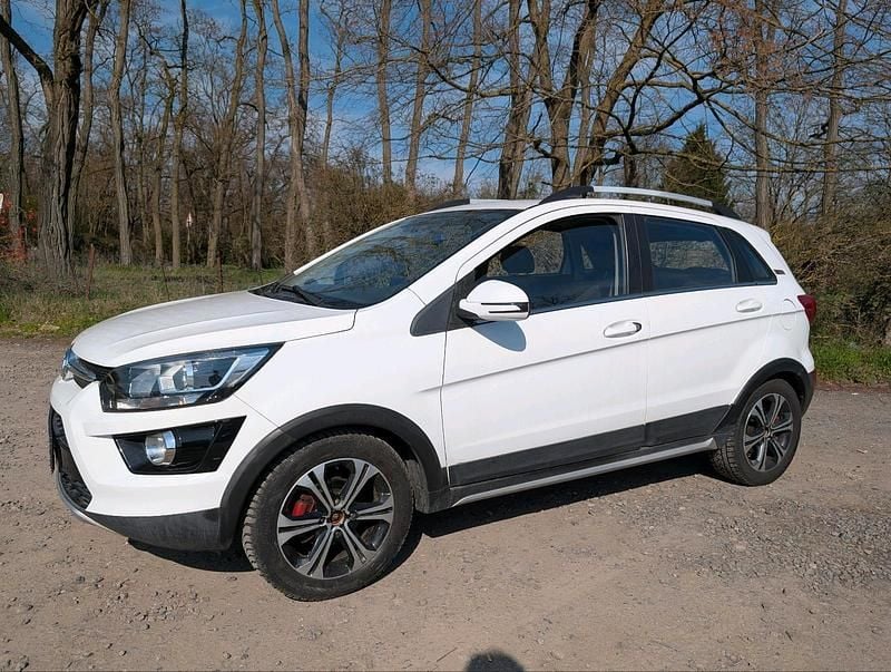 Gebraucht Baic X25 112 PS (82 kW) 2017 Weiß Kleinwagen