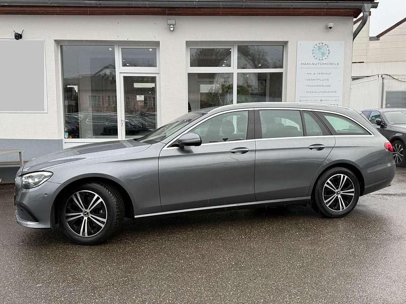 Selenitgrau metalliclack Gebraucht 2021 Mercedes E220 Kombi | 28.350 € (Guter Preis) - Bild 1/4