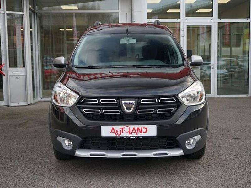 Gebraucht Dacia Dokker Stepway 131 PS (96 kW) 2019 Perlmuttschwarz Van / Kleinbus