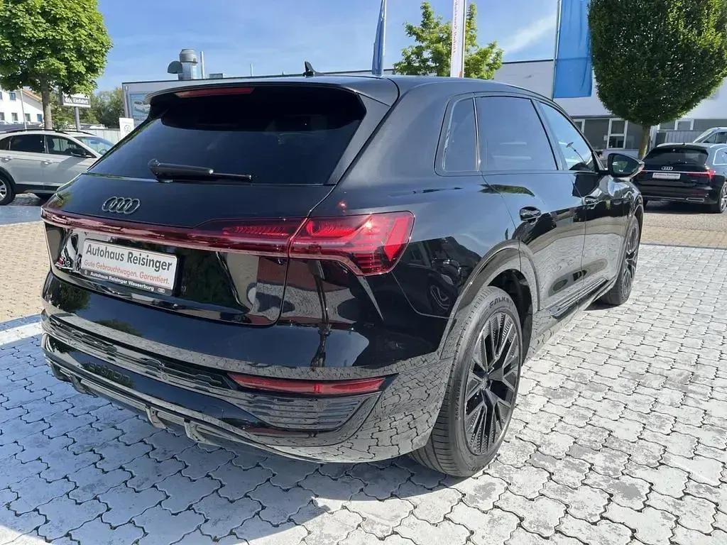 Gebraucht Audi Q8 e-tron S-Line 300 kW (408 PS) 2023 Schwarz SUV