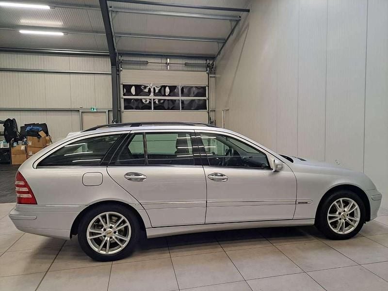 Second-hand Mercedes C220 150 CP (110 kW) 2005 Argintiu Break