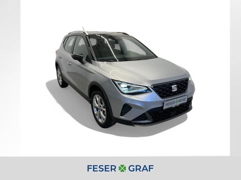 Urban silber Gebraucht 2024 Seat Arona FR SUV | 21.740 € (Fairer Preis) - Bild 1/4