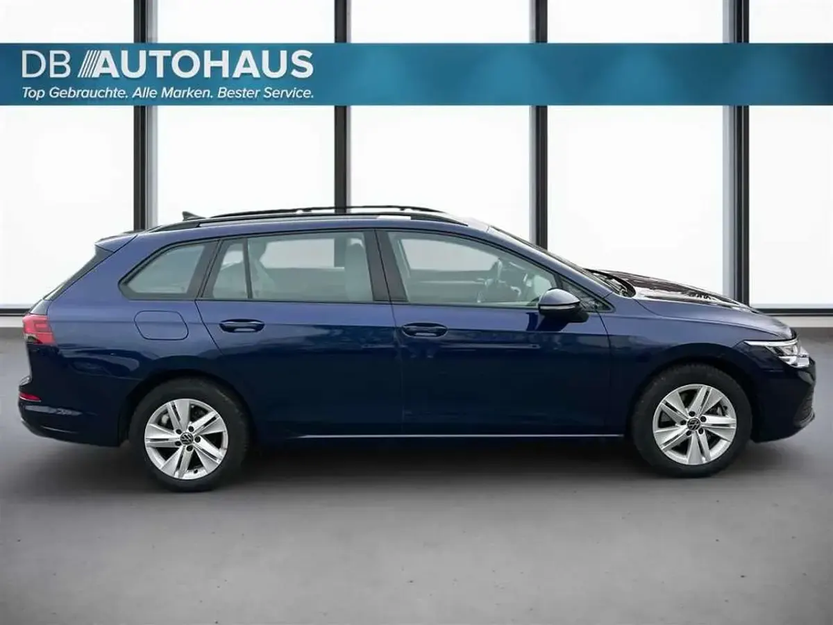 Gebraucht VW Golf VIII Life 116 PS (85 kW) 2023 Blau Kombi