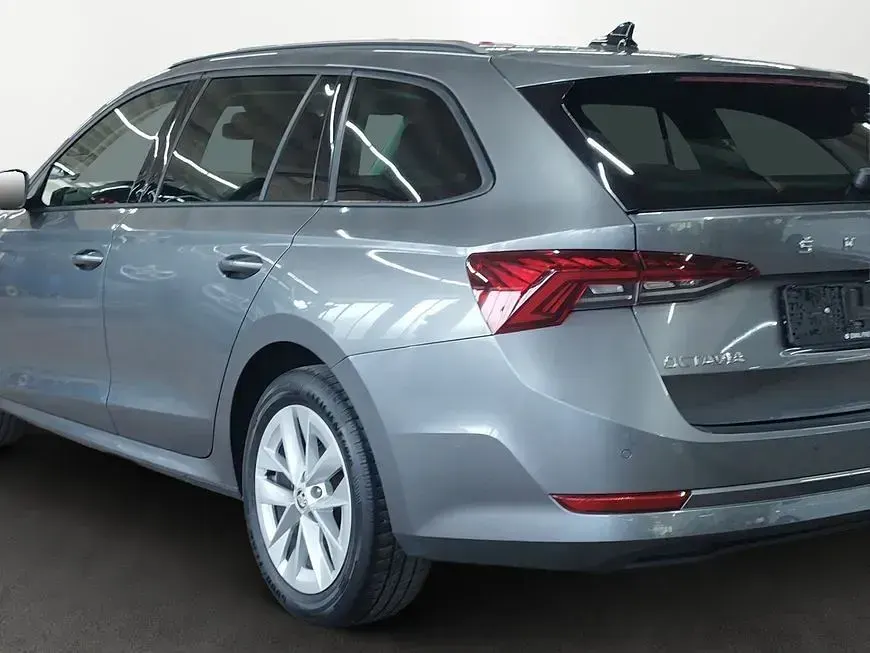 Gebraucht Skoda Octavia Ambition 204 PS (150 kW) 2023 Grau Kombi