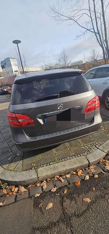 Gebraucht 2014 Mercedes B180 Van / Kleinbus | 8.900 € (Guter Preis) - Bild 1/4