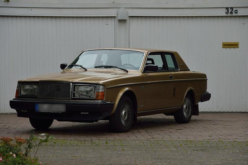 Gebraucht Volvo 262 108 PS (79 kW) 1979 Gold Coupé