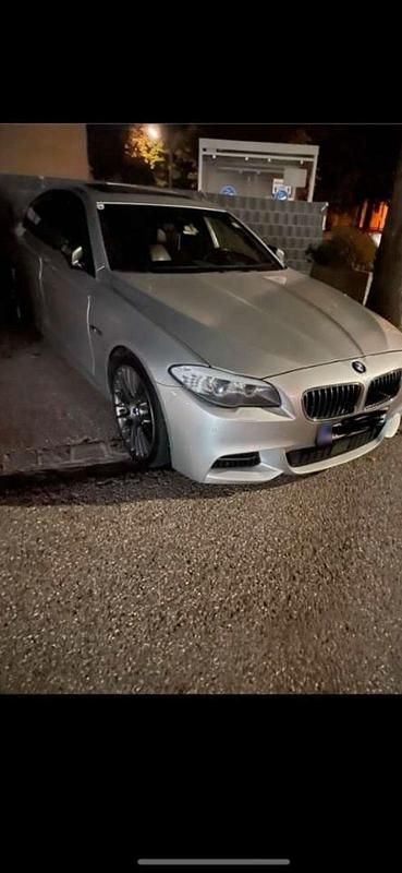 Gebraucht BMW M550 381 PS (280 kW) 2013 Silber Limousine