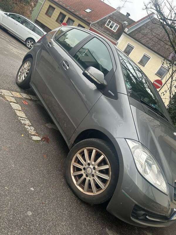 Gebraucht 2011 Mercedes A180 Limousine | 1.500 € (Guter Preis) - Bild 1/4