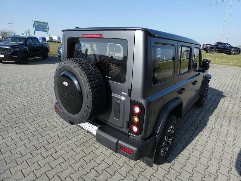 Neu BAW 212 166 PS (122 kW) 2026 Grau matt SUV