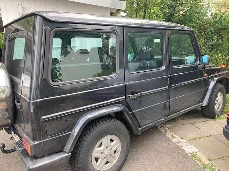 Schwarz Gebraucht 1991 Mercedes G300 SUV | 19.500 € - Bild 1/4