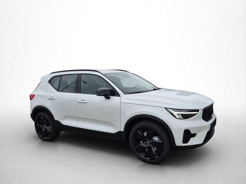 Neu Volvo XC40 163 PS (119 kW) 2025 Weiß SUV