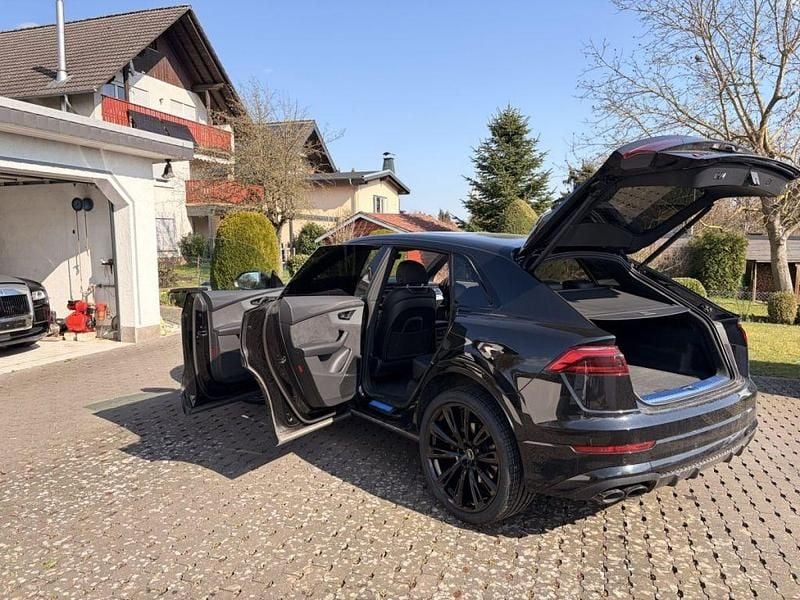 Gebraucht Audi SQ8 507 PS (372 kW) 2025 Schwarz SUV