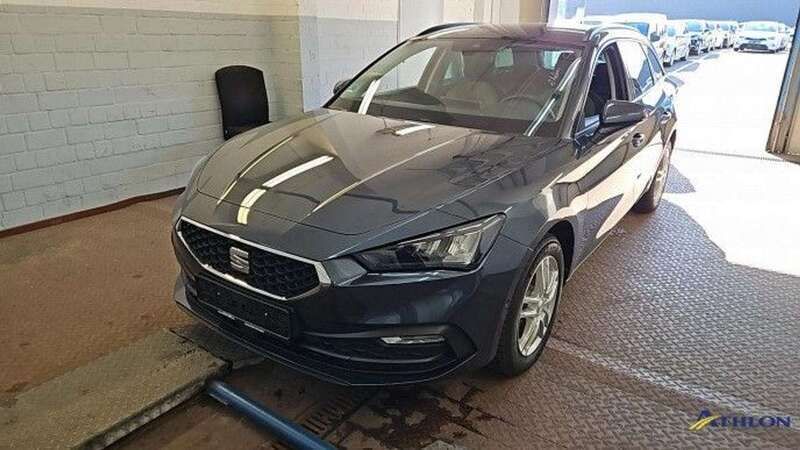 Grau Gebraucht 2023 Seat Leon ST Style Kombi | 26.480 € (Fairer Preis) - Bild 1/4