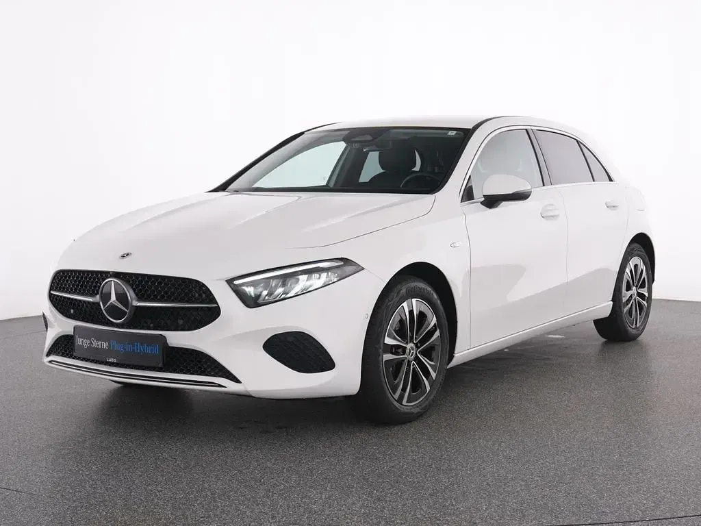Gebraucht Mercedes A250 Progressive 218 PS (160 kW) 2025 Weiß Limousine