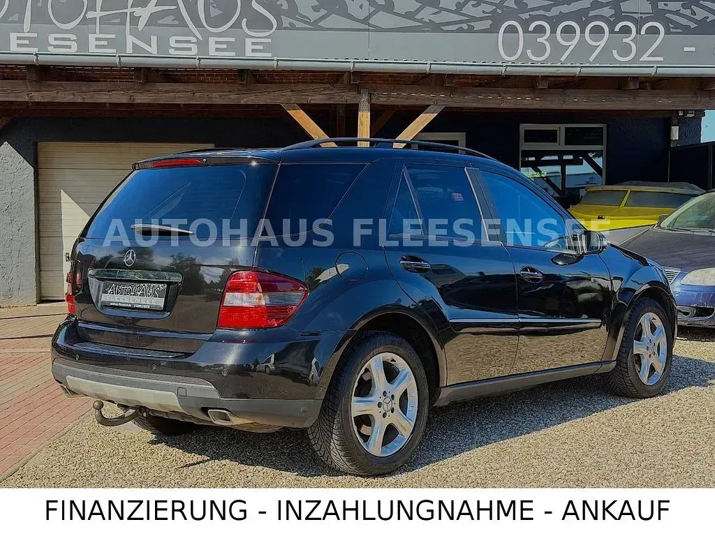 Gebraucht Mercedes ML320 224 PS (164 kW) 2011 Schwarz SUV
