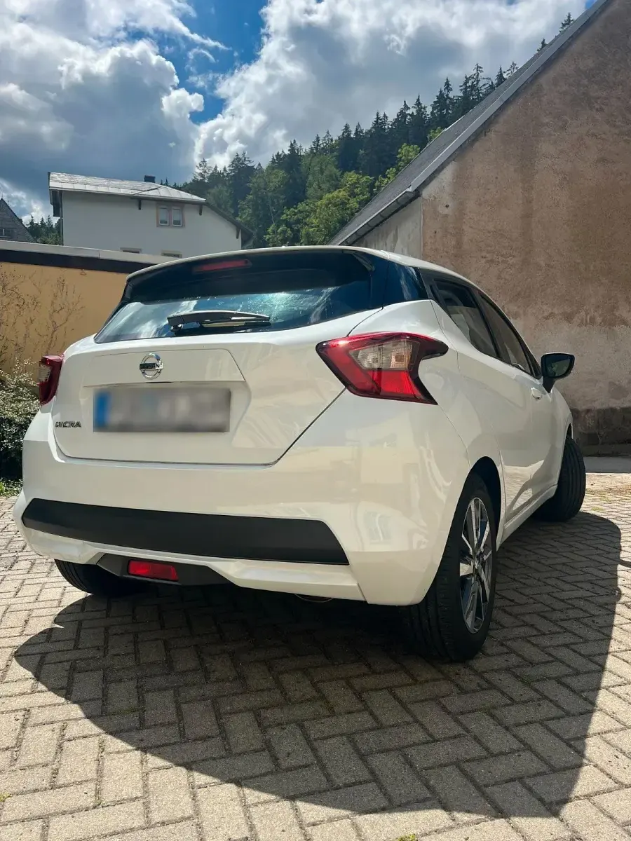 Gebraucht Nissan Micra Acenta 70 PS (51 kW) 2017 Weiß Kleinwagen