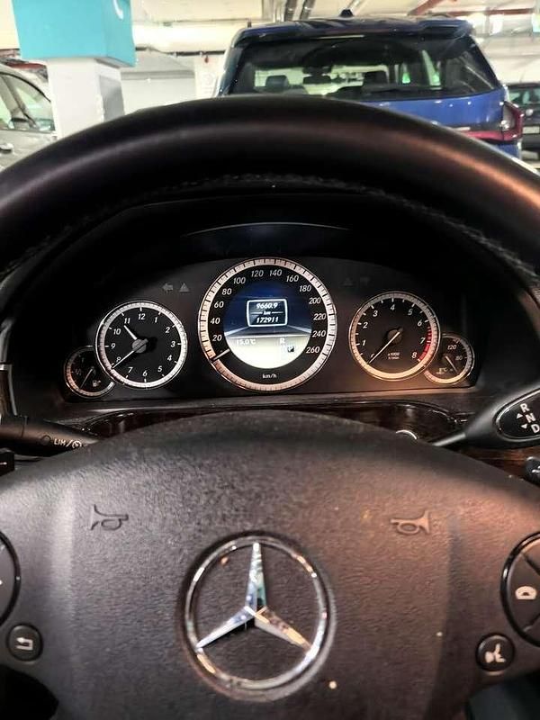 Second-hand Mercedes E250 204 CP (150 kW) 2011 Berlinǎ