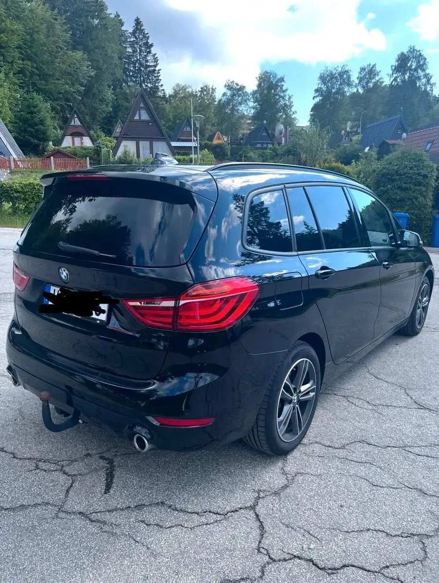 Gebraucht BMW 220 Gran Tourer 190 PS (139 kW) 2022 Schwarz Van / Kleinbus