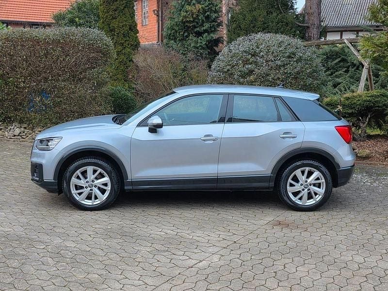 Florettsilber metallic Gebraucht 2020 Audi Q2 Design SUV | 20.990 € (Guter Preis) - Bild 1/4